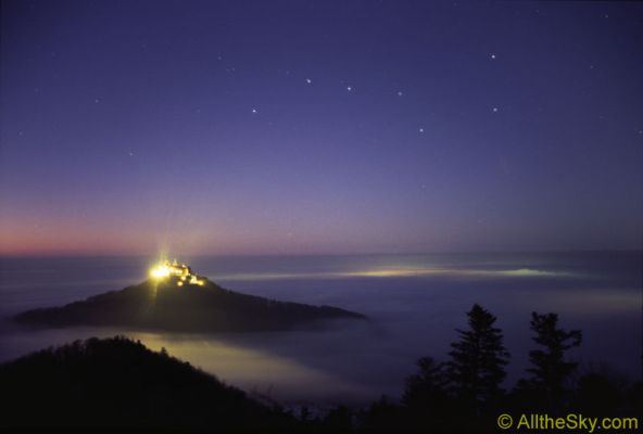 Big Dipper
"...Secundis nemo confidat; adversis nemo deficiat: alternae sunt vices rerum..."

(Seneca)

"...Nessuno confidi (troppo) nella buona sorte (e) nessuno si abbatta (eccessivamente) nelle avversità: (poichè) alterne sono le vicende della vita..."
Parole chiave: From Earth Images