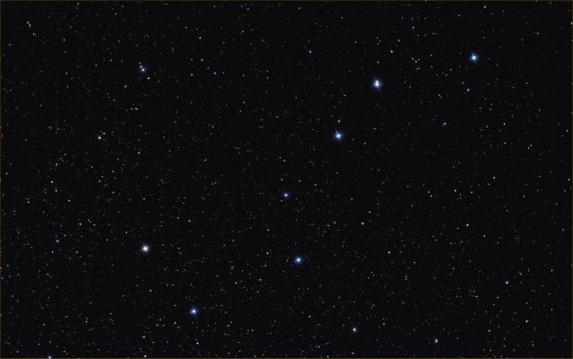 Big Dipper
"...Solem e Mundo tollere videntur qui Amicitiam e Vita tollunt..."

(Cicerone)

"...Coloro che vogliono bandire l'Amicizia dalla Vita sono le stesse persone che vorrebbero cancellare il Sole dal Giorno..."

Caption originale:"A well-known asterism in Northern Skies, The Big Dipper is easy to recognize even when viewed upside down. Part of the larger constellation of Ursa Major, the bright dipper stars above are named Dubhe, Merak, Phecda, Megrez, Alioth, Mizar/Alcor and Alkaid. 
Of course, stars in any given constellation are unlikely to be physically related. But surprisingly, most of the Big Dipper stars do seem to be headed in the same direction as they plough through space, a property they share with other stars spread out over an even larger area across the sky. Their measured common motion suggests that they all belong to a loose, nearby star cluster, thought to be on average only about 75 LY away and up to 30 LY across. The cluster is more properly known as the Ursa Major Moving Group".
Parole chiave: From Earth Images - Amatorial Images