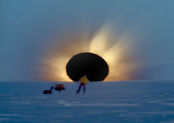 Black Sun in Antarctica (November 2003)
nessun commento
Parole chiave: The Sun