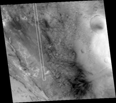 The "Many Faces" of Aram Chaos (1 - Original NASA/MGS/MSSS CTX b/w Frame)
Vi avevamo già parlato, in passato, degli studi fatti da un tale Dr Joseph Skipper sia sulla Luna che su Marte. Si trattava - e si tratta - di analisi fotografiche seguite da analisi (giustamente) speculative sul "che cosa si veda effettivamente" in tanti frames NASA. 
RinviandoVi al Sito del Dr Skipper per la lettura di tutta la sua (notevole e ben argomentata) teorizzazione - www.marsanomalyresearch.com - abbiamo deciso di proporVi nelle nostre pagine una "summa" di una sua inchiesta, prendendo ad esempio le spettacolari immagini di una porzione della enigmatica Regione Marziana conosciuta come Aram Chaos.
E' evidente che su alcuni dati ed aspetti siamo in accordo con lui; per altri dati ed aspetti, no: ma questo fa parte della Umana Natura, non credete?

Caption originale:"MOC red wide-angle context image R22-00156 -  
Local True Solar Time: 14:35 (approx)
Emission angle: 18.05°
Incidence angle: 43.52°
Phase angle: 35.00°
Spacecraft altitude: 388,48 Km
Slant distance: 406,36 Km
Parole chiave: Mars from orbit - Chaotic Terrain - Aram Chaos