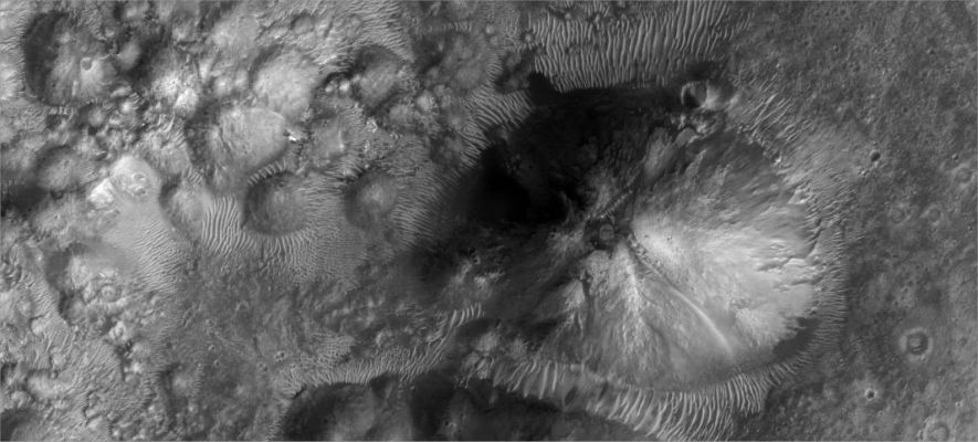 The "Many Faces" of Aram Chaos (11 - EDM n. 10 - Original NASA/MGS/MSSS b/w Frame)
nessun commento
Parole chiave: Mars from orbit - Chaotic Terrain - Aram Chaos