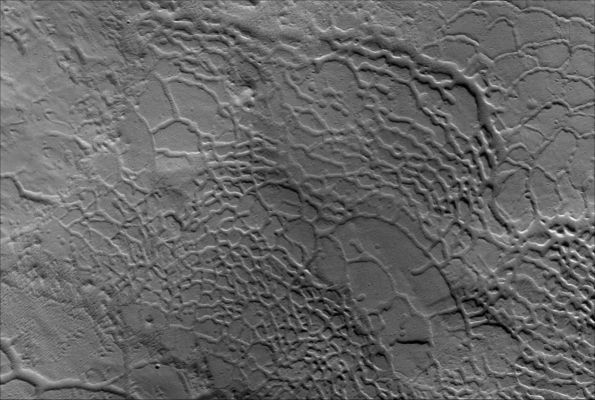 Features of Avernus Chaos (Original NASA/JPL/ASU b/w Frame)
Image information: VIS instrument;
Latitude: 1,3° South;
Longitude: 173,4° East;
Resolution: 18 meter/pixel.
Parole chiave: Mars from orbit - Chaotic Terrain - Avernus Chaos