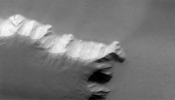 Dust Avalanches in Echus Chasma (2)
nessun commento
Parole chiave: Mars from orbit - Chasmas - Echus Chasma