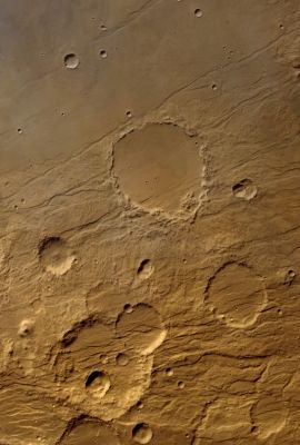 Claritas Fossae (4 - ESA/ DLR/ FU Berlin - G. Neukum)
Caption ESA originale:"The lava blankets of the Solis Planum area cover the eastern parts of the older Claritas Fossae ridge and surround some of the higher ground. The geological history of this region can be reconstructed by analysing the layers of tectonic grabens, impact craters, volcanic features and even small valley networks. The complexity of Claritas Fossae Region suggests that some of the events took place at the same time. Furthermore, the detailed view of the large southern impact crater shows patches of dark material which are located near the central and marginal parts of the impact crater floor. This material may be of volcanic origin".
Parole chiave: Mars from orbit - Craters, Tectonic and Volcanic Areas