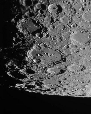 Clavius (2)
nessun commento
Parole chiave: The Moon from Earth - Amatorial Pictures