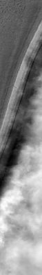Clouds over Chasma Australe (Original NASA/MGS/MSSS b/w Frame - EDM)
Questa immagine è stata ottenuta dalla Sonda MGS quando si trovava ad un'altitudine di circa 370 Km; l'ora locale del rilievo ripreso segna le 16 circa, MLT.
Parole chiave: Mars from orbit - Chasmas - Chasma Australe
