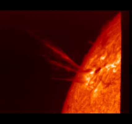 A "Coronal Mass Ejection"
Caption NASA originale:"Magnetic fields buckle releasing previously constrained hot material from the upper atmosphere of the Sun. As a result, hot gas streams out into the Solar System, impacting planets, moons, spacecraft, and making space a dangerous place for astronauts. Known as "Coronal Mass Ejections" (CMEs), billions of tons of scathing plasma can be accelerated to millions of miles per hour. CMEs are more common but less intense than solar flares".
Parole chiave: Coronal Mass Ejections