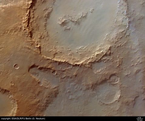 Hale Crater (Natural Colors; credits: G. Neukum (FU Berlin) et al. - Mars Express - DLR - ESA)
nessun commento
Parole chiave: Mars from orbit - Craters