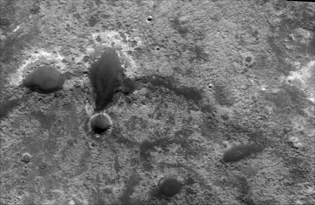 Seconday Craters in Arabia Terra Region
Caption NASA originale:"This portion of the Arabia Terra Region has several different layers of material exposed. 
These layers (usually) occur at the highland/lowland boundary". 

Image information: VIS instrument;
Latitude: 26,7° North;
Longitude: 341,0° East;
Resolution: 19 meter/pixel.

Parole chiave: Mars from orbit - Arabia Terra Region