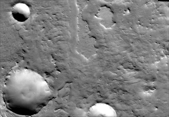 Unnamed Craters in Thaumasia Region (Original NASA/JPL/ASU CTX b/w Frame)
Location near: 22,1° North; 53,2° East
Image width: ~3 Km (~1,9 mi) 
Season: Northern Spring
Resolution: 18 mt/pixel

Parole chiave: Mars from orbit - Craters - Unnamed Crater - Thaumasia