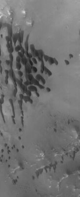 Features of Cydonia Mensae Region (Original NASA/MGS/MSSS b/w Frame)
Caption NASA:"Dark, windblown Dunes on the Floor of Bamburg Crater, located in the Cydonia Region near 39,7° North Lat. and 3.2° West Long."
Parole chiave: Mars from orbit - Cydonia Mensae