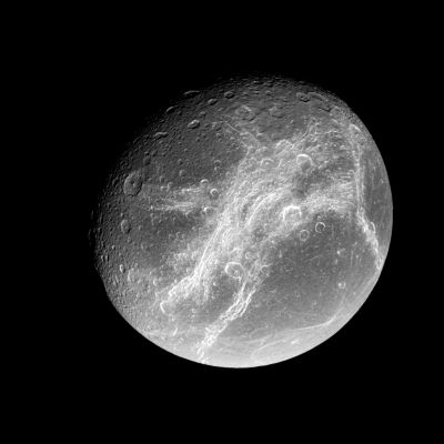 Crescent Dione
Caption originale:"N00064207.jpg was taken on July 24, 2006 and was received on Earth on July 24, 2006. The camera was pointing toward Dione that, at the time, was approximately 262.021 Km away.
The image was taken using the P120 and GRN filters".
Parole chiave: Saturn's Moons - Dione