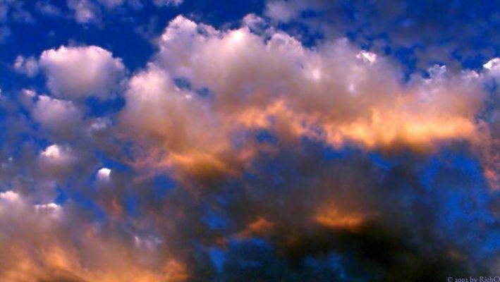 Not a "Nebular Cloud"...Just a "cloud"!
nessun commento
Parole chiave: The Universe Inside