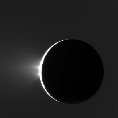 The Sun behind Enceladus
N00043439.jpg was taken on November 27, 2005 and received on Earth November 28, 2005. The camera was pointing toward Enceladus that, at the time, was approximately 149.146 Km away. 
The image was taken using the CL1 and CL2 filters.
Parole chiave: Saturn's Moons - Enceladus