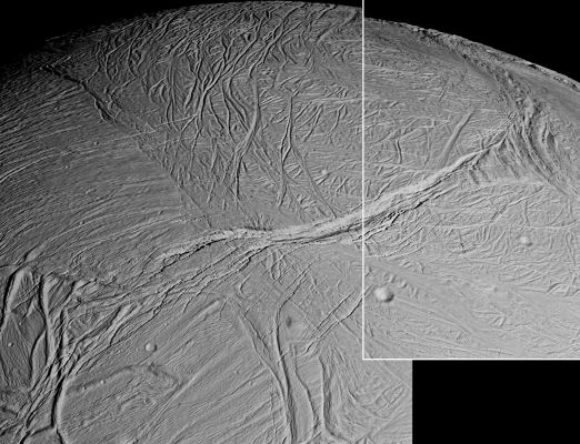 Enceladus: photomosaic
Caption NASA originale:"The view is about 300 Km across and shows the myriad of faults, fractures, folds, troughs and craters that make this Saturnian Satellite especially intriguing to planetary scientists. More than 20 years ago, NASA's Voyager spacecraft gave hints of a surface cut by tectonic features and subsequent images of other icy moons have revealed many different ways that stresses have acted on icy moon crusts. The new close-up images of Enceladus, which has a diameter of 505 Km, show some familiar-looking features and others that are brand new. Extending downward from the top center of the mosaic for hundreds of kilometers is a broad belt of complex, interwoven fractures. A huge rift 5 Km-wide dissects this belt and extends into several older-looking, distinct regions or "cells" of terrain that themselves exhibit distinct fracture patterns. The work required to unravel their origins, their formation sequence, and the implications for the evolution of icy Solar System bodies is just beginning...".
Parole chiave: Saturn's Moons - Enceladus