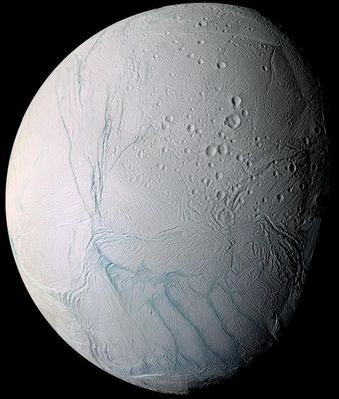 Enceladus (false-colors mosaic)
From afar, Enceladus exhibits a bizarre mixture of softened craters and complex, fractured terrains. This large mosaic of 21 narrow-angle camera images has been arranged to provide a full-disk view of the anti-Saturn hemisphere of Enceladus. This mosaic is a false-color view that includes images taken at wavelengths from the ultraviolet to the infrared portion of the spectrum and is similar to another, LR false-color view obtained during the flyby. In false-color, many long fractures on Enceladus exhibit a pronounced difference in color (represented here in blue) from the surrounding terrain. A leading explanation for the difference in color is that the walls of the fractures expose outcrops of coarse-grained ice that are free of the powdery surface materials that mantle flat-lying surfaces. 
The original images in the false-color mosaic range in resolution from 350 to 67 mt per pixel (distance range from about 11.000 up to 61.000 Km).
Parole chiave: Saturn's Moons - Enceladus