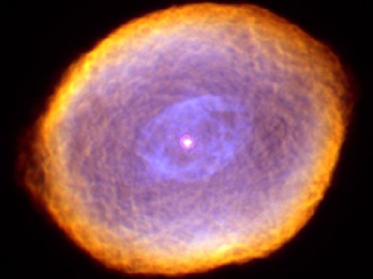 IC 418 - The "Spirograph" Nebula - HST
"...Ci è stato raccomandato a chiare lettere, vedi, di non lasciare parlare mai un Meldiano, uno come te insomma. 

Ci è stato anche detto di fare per bene il lavoro per il quale siamo nati: farlo sino in fondo, in maniera compiuta e felice, ma senza MAI personalizzarlo. Farlo bene, insomma, e poi passare a farne un altro. Igiene mentale, credo che si chiami. Se ti può aiutare a star meglio ti dirò che non c'è nulla di personale fra noi. Pertanto, se vuoi essere così gentile da chiudere gli occhi..."

"Aspetta! Perchè devo chiudere gli occhi? Ma tu cosa fai ai Meldiani? In cosa consiste il tuo "lavoro"?!?..."

"Il mio lavoro è semplice: io, i Meldiani, li uccido"

R. Sheckley - "Mindswap"
Parole chiave: Hubble Images