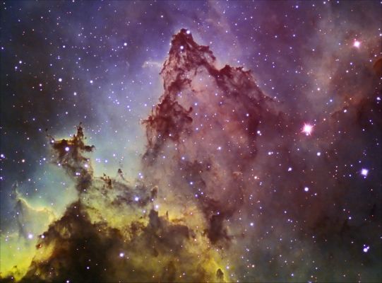 IC 1805 (alias "The Heart Nebula")
"...Sat est disertus e quo loquitur Veritas..."

(P. Siro)

"...Colui che dice la Verità (lett. "per il quale parla la Verità") è sufficientemente eloquente..."
Parole chiave: From Earth Pictures - Professional Pictures