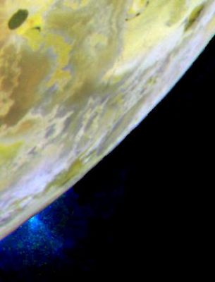 The "Masubi" plume
A plume of gas and particles is ejected some 100 kilometers (about 60 miles) above the surface of Jupiter's volcanic moon Io in this color image, recently taken by NASA¹s Galileo spacecraft.

The plume is erupting from near the location of a plume first observed by the Voyager spacecraft in 1979 and named Masubi. However, during the course of the Galileo tour of Jupiter and its moons, a plume has appeared at different locations within the Masubi region.

This color image is the same as the previously released false color mosaic of Io, but with special processing to enhance the visibility of the plume. The plume appears blue because of the way small particles in the plume scatter light.

North is to the top of the picture, and the Sun illuminates the surface from almost directly behind the spacecraft. The resolution is 1.3 kilometers (0.8 miles) per picture element. The images were taken on July 3, 1999 at a distance of about 130,000 kilometers (81,000 miles) by the Galileo¹s camera.


Parole chiave: Jupiter's moons - Io