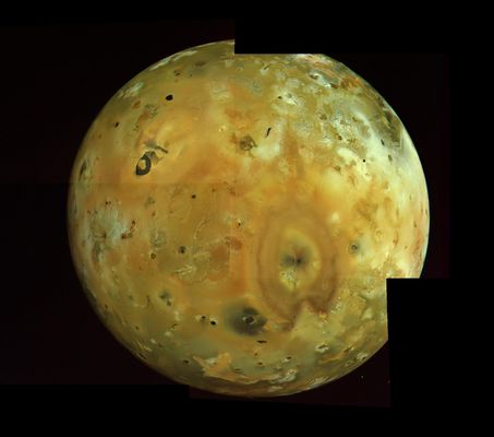 Io: full disk, from about 400.000 Km
Perhaps the most spectacular of all the Voyager photos of Io is this mosaic obtained by Voyager 1 on March 5, 1979, at a range of 400.000 Km (approx.). A great variety of color and albedo is seen on the surface, now thought to be the result of surface deposits of various forms of Sulfur and Sulfur Dioxide. The two great volcanoes Pele and Loki (upper left) are prominent.
Parole chiave: Jupiter Moons - Io