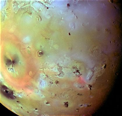 Pele's deposits on Io
The varied effects of Ionian volcanism can be seen in this false color infrared composite image of Io's Trailing Hemisphere. LR color data from Galileo's first orbit (June, 1996) have been combined with a HR clear filter picture taken on the third orbit (November, 1996) of the spacecraft around Jupiter. A diffuse ring of bright red material encircles Pele, the site of an ongoing, high velocity volcanic eruption. Pele's plume is nearly invisible, except in back-lit photographs, but its deposits indicate energetic ejection of sulfurous materials out to distances more than 600 Km from the central vent. Another bright red deposit lies adjacent to Marduk, also a currently active ediface. High temperature hot spots have been detected at both these locations, due to the eruption of molten material in lava flows or lava lakes. Bright red deposits on Io darken and disappear within years or decades of deposition, so the presence of bright red materials marks the sites of recent volcanism.
Parole chiave: Jupiter Moons - Io