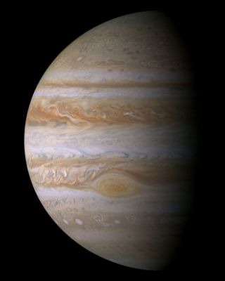 Jupiter from 10,1 MKM
Padre degli Dei e Signore incontrastato del Sistema Solare; troppo grande per essere solo un pianeta, ma troppo piccolo per diventare una stella. Con la sua luce giallo-arancio illumina i nostri cieli durante la notte ed è, assieme a Venere, uno dei primi astri ad essere visibile verso l'imbrunire ed è l'unico corpo celeste che può essere visto ad occhio nudo (sapendo dove guardare...) anche durante il giorno.
Questo è Giove.
Parole chiave: Jupiter from Cassini