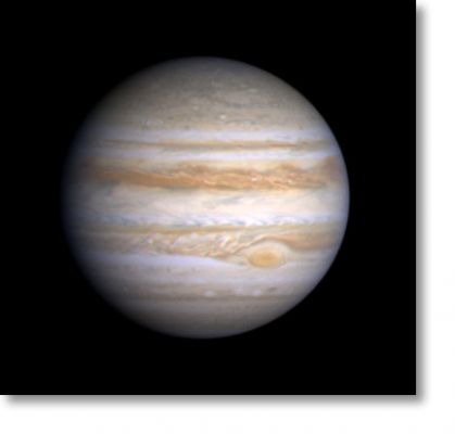 Jupiter from 77,6 MKM
Did you know that the "Planet With The Shortest Day" is Jupiter?
The planet Jupiter has the shortest day of all the nine major planets in the Solar System: it spins around on its axis once every 9 hrs 55 mins and 29,69 secs. Jupiter is about five times further from the Sun than the Earth and so it's years are much longer than Earth years: Jupiter completes one "year" in 4.332,6 Earth days. Jupiter is also one of the brightest objects in the night sky (jointly with the star Syrius and planet Venus in our Northern Hemisphere and with the Alpha and Beta Centauri star system in the Southern Hemisphere). 

Parole chiave: Jupiter from Cassini