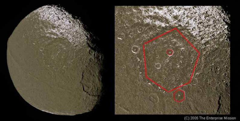 The "Pentagon" of Japetus
Al momento dell'impatto, la superficie di Giapeto (o della Luna, o di qualsiasi altro pianeta) si fonde, in ragione del calore viene sprigionato in quei momenti e la meteora, letteralmente, compie una sorta di 'splash-down' nel "corpo" del pianeta colpito (guardate cosa succede quando una goccia d'acqua cade nell'acqua...). La crosta fusa che viene proiettata verso l'alto a seguito dell'urto, viste le temperature del "deep space", solidifica in pochissimo tempo e così, quello che rimane dopo l'impatto, è una "colonna di roccia", tanto più alta quanto maggiore fu il quantitativo di crosta fusa che venne sollevato. Teoria credibile? Forse si e forse no, ma questo è l'approccio scientifico al problema! Continuiamo: guardate questo gigantesco rilievo montuoso posto a ridosso dell'equatore di Giapeto. Esso è fatto di colline, montagne, crateri e crepacci. Tutti rilievi naturali, eppure...Eppure non sembra che esso disegni un pentagono? E' anche questo un rilievo naturale e scientificamente spiegabile?
Parole chiave: Highly Controversial Image