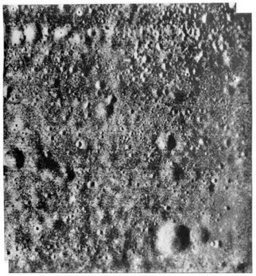 Lunar Surface from Luna 12 (2)
Luna 22: launched on June, 2, 1974 - LO;
Luna 23: launched on October, 28, 1974 - Landed in Mare Crisium;
Luna 24: launched on August, 14, 1976 - Landed on the Moon on the18th at 02:00:00 UT (Lat. 12,75° N; Long. 62,20° E - Mare Crisium - Lunar Sample Return).

Zond 3: launched on July, 18, 1965 - Lunar Fly-By;
Zond 4: launched on March, 2, 1968 - Lunar Test Flight;
Zond 5: launched on September, 15, 1968 - Circumlunar - returned to Earth on the 21st of September, 1968;
Zond 6: launched on November, 10, 1968 - Circumlunar - returned to Earth on the 17th of November;
Zond 7: launched on August, 7, 1969 - Circumlunar - returned to Earth on the 14th of August;
Zond 8: launched on October, 20, 1970 - Circumlunar - returned to Earth on the 27th of October
Parole chiave: The Moon from orbit