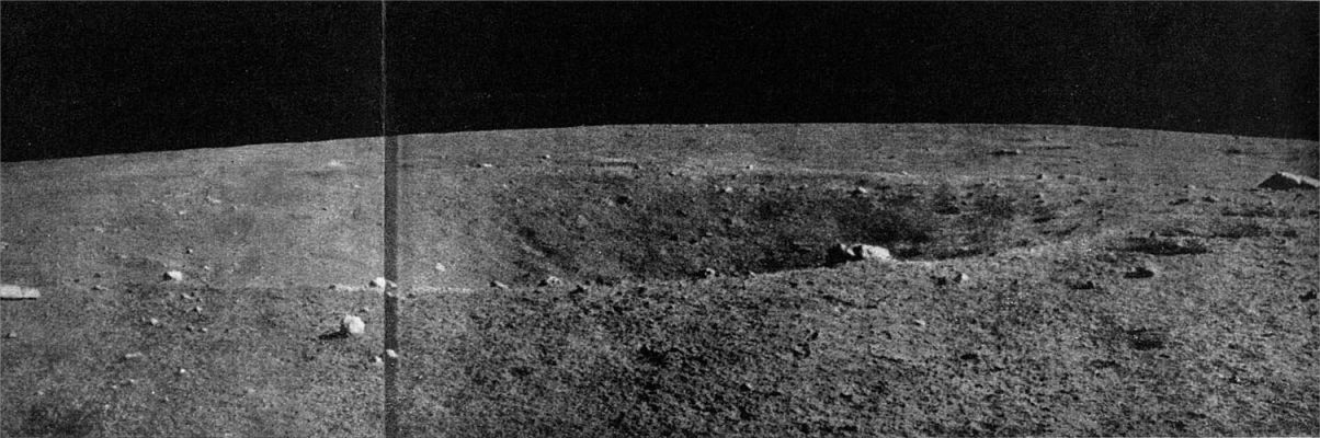 Lunar Crater
Un cratere senza nome e dalle dimensioni non precisate (ma comunque diremmo che esso potrebbe avere un diametro compreso fra gli 8 ed i 10 metri) staziona davanti alle telecamere del Lunokhod-1.
Non sappiamo se esso venne "visitato".
Parole chiave: Lunar Surface - Unnamed Crater