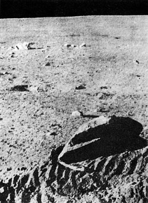 Lunar Surface - and a very unusual boulder - from Luna 17 (3)
nessun commento
Parole chiave: Lunar Surface - Boulders