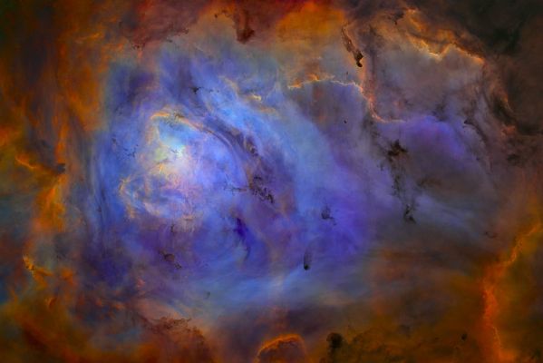 M 8 - The "Lagoon" Nebula
"...But now we are...dead to that which held us captive, so that we are slaves not under the old written Code, but in the new Life of the Spirit..."

Romans - 7:6
Parole chiave: From Earth Pictures - Amatorial Pictures