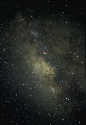 M 23, M 24, M 25 and many others towards the Center of the Galaxy
"...Dulcis, moriens, reminiscitur Argos..."

(Virgilio)

"...E così, morendo, rammenta la dolce Patria..."

"Dulces moriens reminiscitur Argos" (spesso citato come dulcis) è un celebre verso dell'Eneide di Virgilio (Libro X, v. 782) che significa "morendo ricorda la dolce Argo". La frase descrive il momento in cui Antore, compagno di Ercole, colpito a morte, rivede nella mente la sua patria lontana.
Parole chiave: From Earth Images