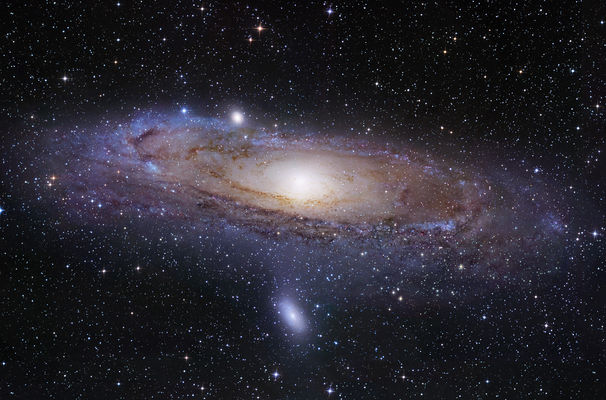M 31 - Spiral Galaxy in Andromeda
"...Pictoribus atque Poetis quidlibet audendi semper fuit aequa potestas. Scimus, et hanc veniam petimusque damusque vicissim..."

(Orazio)

"...A Pittori e Poeti fu sempre concessa la Libertà di osare (il verbo in oggetto - audere - significa effettivamente "osare", ma noi riteniamo più corretto tradurre come "Libertà di eccedere"). Lo sappiamo, perdonateci (lett. "chiediamo perdono"), (ma) una simile Libertà noi, a nostra volta,  la riconosciamo (anche) agli altri..."

Parole chiave: From Earth Images - Amatorial pictures