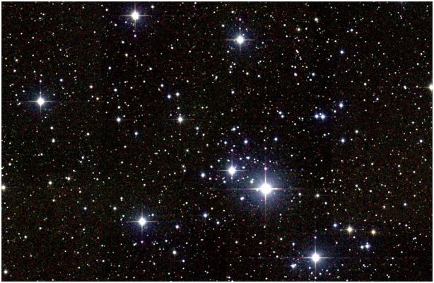 M 41 - Open Star Cluster
"...Ho analizzato per anni ed in profondità le maggiori forme di comunicazione audio-visuale in uso su questo Pianeta e mi sono convinto che ormai non ha quasi più importanza il valore intrinseco dell'informazione che viene fornita. Ciò che conta, a ben vedere, è il "formato" in cui la si pone. Se poi essa non si presta a "fare spettacolo", viene subito accantonata ed eliminata. 
L'Umanità non ha bisogno di essere "informata": ha solo bisogno di essere "intrattenuta"..."

P.C. Floegers - "Conversations"
Parole chiave: From Earth Images