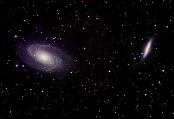 M 81 & M 82 - Spiral Galaxies
"...Mi guardo. Il mio sorriso è ora una smorfia spenta e la mia parola è soltanto silenzio. I miei occhi sono aperti, ma non vedono e le mie lacrime sono ormai asciugate. La luce è diventata oscurità e la corsa è finita, nella quiete. I sogni sono passati e così gli incubi e le paure. E così l'illusione, la speranza, che ancora vive in me, è solo un'idea che non possiede contorno alcuno. Mi guardo, e mi domando: chi sono?
Un ricordo, soltanto un ricordo. E nulla più..."

P.C. Floegers - "Conversations"
Parole chiave: From Earth Images