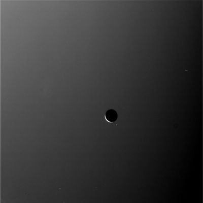 Over the clouds of Saturn: Mimas (2)
Original caption:"N00048613.jpg was taken on January 19, 2006 and received on Earth January 19, 2006. The camera was pointing toward Mimas that, at the time, was approximately 1.011.360 kilometers away, and the image was taken using the CL1 and CL2 filters. 

This image has not been validated or calibrated".
Parole chiave: Saturn's Moons - Mimas