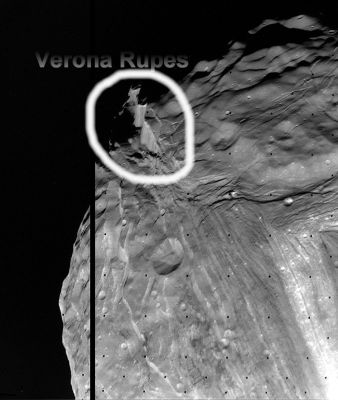 The beautiful "Verona Rupes" from a different angle (context image)
nessun commento
Parole chiave: Uranus' Moons - Miranda - Verona Rupes