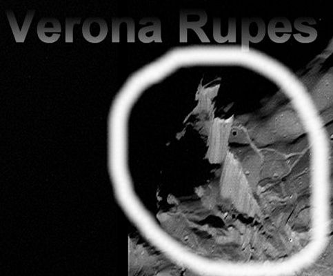 The beautiful "Verona Rupes" from a different angle (detail mgnf)
Un detail mgnf dedicato ad un frame raro e stupendo che ci rammenta (ancora una volta) una delle Meraviglie del Sistema Solare: le Verona Rupes.
Parole chiave: Uranus' Moons - Miranda - Verona Rupes