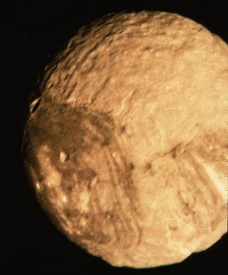 The tormented surface of Miranda (false colors - elab. NASA)
nessun commento
Parole chiave: Uranus' Moons - Miranda