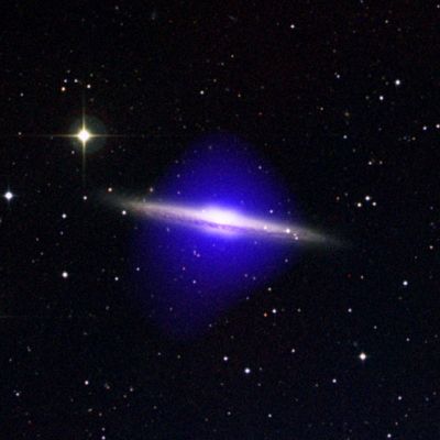 NGC 5746 - Spiral Galaxy
“...Se fuggi il suono
sei suono lo stesso,
spettro di armonia,
fumo di grido e canto...”
                                                                              
F.G. LORCA


Parole chiave: From Space Images - Chandra X-Ray Space-Telescope
