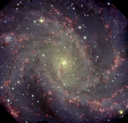 NGC 6946
"...Cum res trepidae, reverentia Divum nascitur; at rarae fumant felicibus arae..."

(Silio Italico)

"...la Fede e la Devozione in Dio nascono nelle tribolazioni; ma raramente si consumano sacrifici (fumant) sugli altari di coloro che sono felici..."
Parole chiave: From Earth Images