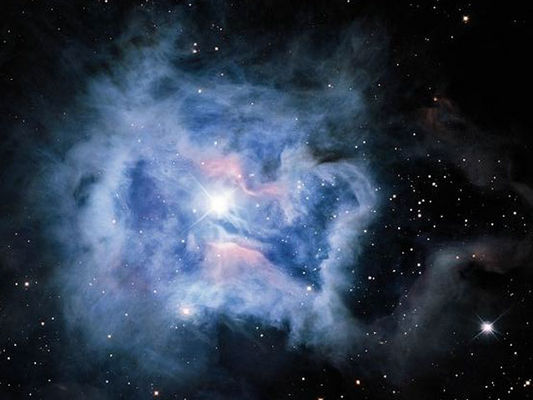 NGC 7023 - The "Iris Nebula"
"...La Voce della Ragione è sommessa, a qualcuno può sembrare fioca, ma è dolce e rassicurante. 
Quando la Voce della Ragione si rivolge a noi, proviamo un senso di quiete, di sicurezza e, nel più profondo di noi stessi, di sicurezza.

E comunque, anche se in molti lo negheranno, la Voce della Ragione è chiara ed inconfondibile: quando la si sente, la si riconosce.

...Ma fuori - là, nel Vostro Mondo - c'è molto chiasso, sempre più chiasso.
E grida. Sempre più grida, strilli, strepiti...
Ed anche la Voce della Ragione sta per arrendersi al Vostro caos..."

P.C. Floegers - "Conversations"
Parole chiave: From Earth Images
