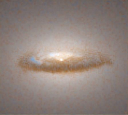 A "disk" around a Black Hole inside Galaxy NGC 7052 (HST view)
"...Porta itineri longissima est..."

(Varrone)

"...Il passo più lungo (difficile) è sempre il primo (lett. 'è quello dell'uscio')..."
Parole chiave: Hubble Images