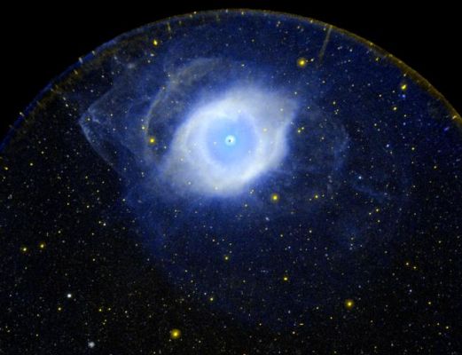 The "Helix Nebula"
"...A volte, mentre guardo le stelle, nel silenzio della notte, mi chiedo che senso abbia cercare risposte ai quesiti che l'Universo costantemente ci propone, quando non siamo neppure capaci di rispondere con sufficiente onestà e sicurezza alle domande che provengono dai nostri cuori..."

P.C. Floegers - "Conversations"
Parole chiave: From Space Images