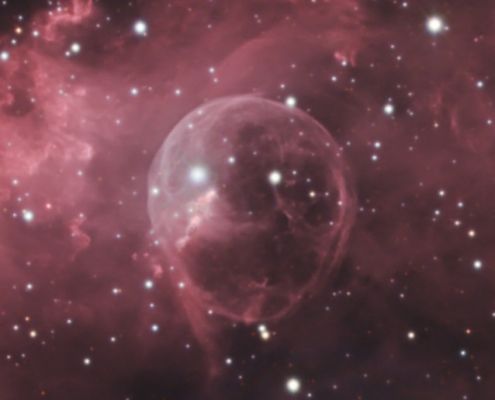 NGC 7635 - The "Bubble" Nebula
"...Io ti sto parlando, ora, Amore mio, mentre guardo verso la Stella che ti illumina. E tu ora guardi verso la mia Stella e mi parli. Ma mille e più di mille anni-luce ci separano: quando la mia voce arriverà alla tua casa, tu non ci sarai più. E quando la tua voce giungerà nella mia, non ci sarò più io. Eppure siamo qui: e ci stiamo guardando, senza vederci, e ci stiamo parlando, senza sentirci. Siamo qui, ora, in questo unico istante, che è lo stesso per entrambi..."

P.C. Floegers - "In the Paradox"
Parole chiave: From Earth Images