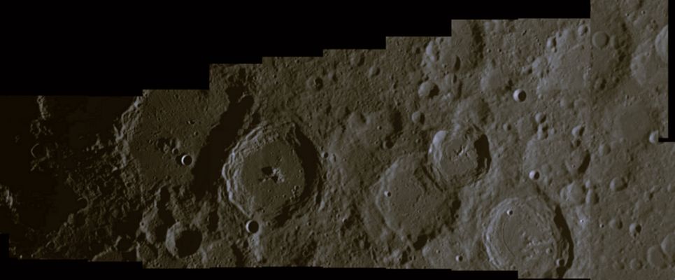 114 - North Polar Region (in natural colors)
nessun commento
Parole chiave: The Moon from orbit - North Pole