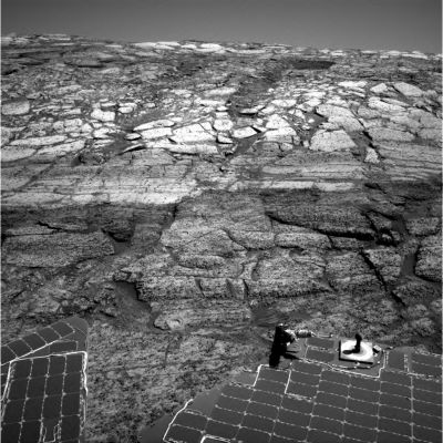 Inside Endurance Crater - Sol 169
Appena visibili, in questa foto in b/n, le tracce delle ruote del Rover che indicano la strada della discesa all'interno di Endurance. Piuttosto difficili da individuare - ma visibili molto chiaramente, una volta "inquadrate" - le tracce del RAT. Le vedete?!?

Caption NASA originale:"Using its Rock Abrasion Tool, otherwise known as RAT, NASA's Mars Exploration Rover Opportunity dotted the slope of Endurance Crater with dimples that give scientists a glimpse into its layered geologic history. This image from the Rover's NavCam, taken on Sol 169 (July 15, 2004), highlights the prolific work of the robotic 'rodent'. How many Rat holes can you identify? (...)".
Parole chiave: Endurance Crater - The Inner Walls