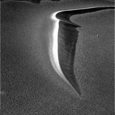 Dunes... (2)
Un "primo piano" per l'estremità di una delle Dune di Endurance. Che dire? Non ci sono giuste parole per esprimere la bellezza e, nel contempo, l'assoluta enigmaticità di queste "sfaccettature" di Marte.
Parole chiave: Endurance Crater - unusual inner features