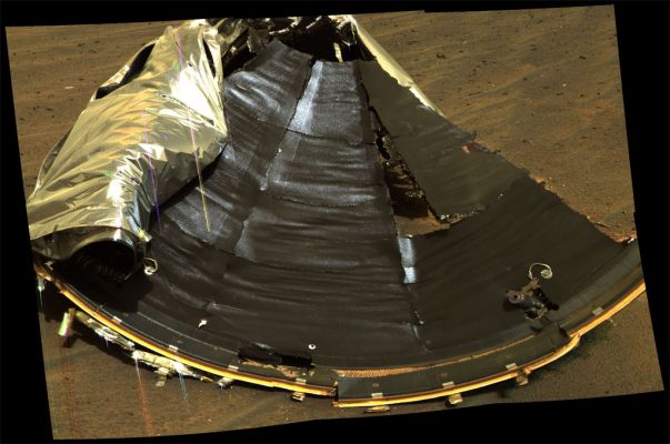 The broken "Heat-Shield", from very close! - Sol 339
Caption NASA originale:"This image from NASA's Mars Exploration Rover Opportunity highlights the seal on the Rover's protective Heat-Shield. Engineers evaluated the performance of the protective shell's seal during a 36-sol investigation. After viewing these images, engineers were pleased with how the seal performed. This is an approximately true-color rendering of the scene acquired around 13:07 MLT on Opportunity's Sol 339 (Jan. 6, 2005) in an image mosaic using panoramic camera filters at wavelengths of 750, 530, and 430 nanometers". 
Parole chiave: The Heat-Shield